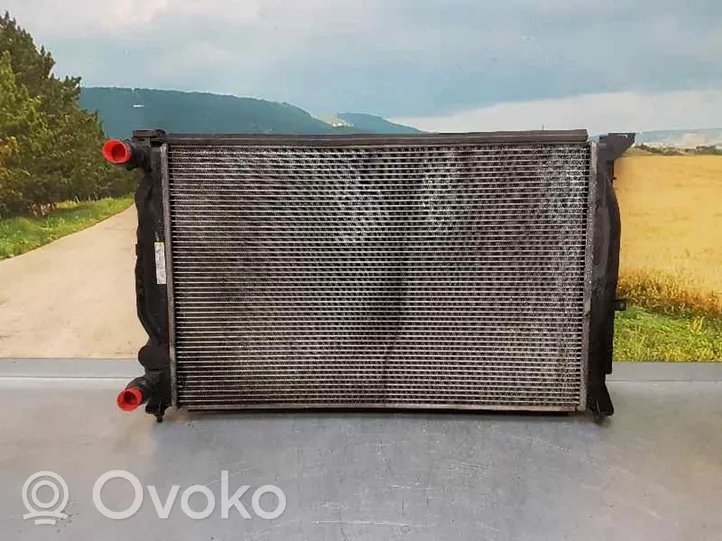 Skoda Superb B5 (3U) Radiateur de refroidissement 8D0121251BH