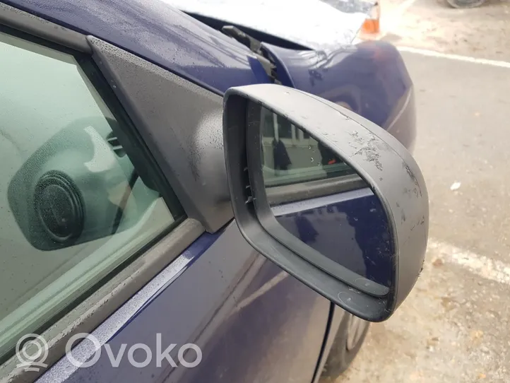 Dacia Sandero Front door electric wing mirror 963013379R