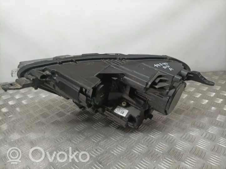 Ford Ecosport Передняя фара MN1513E014GB