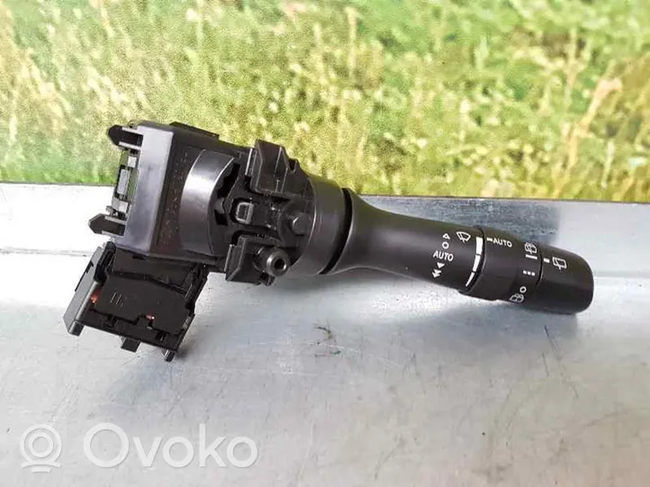 Toyota Auris E180 Ручка стеклоочистителей 
