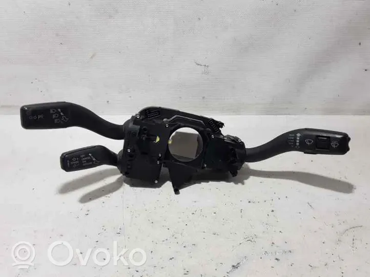 Seat Exeo (3R) Ohjauspyörän painikkeet/kytkimet 8E0953549