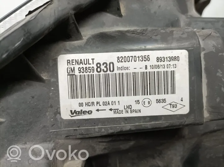 Renault Trafic I Lampa przednia 8200701356