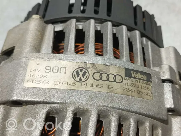 Audi A4 S4 B5 8D Generatore/alternatore 058903016E