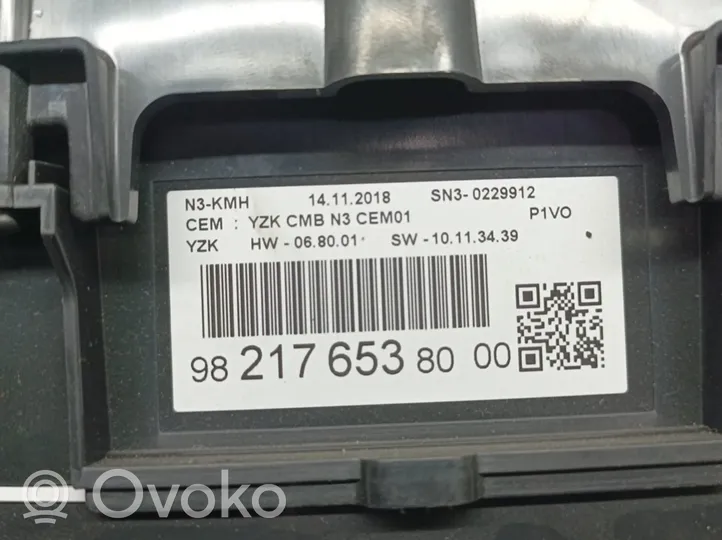 Opel Combo E Licznik / Prędkościomierz 9821765380