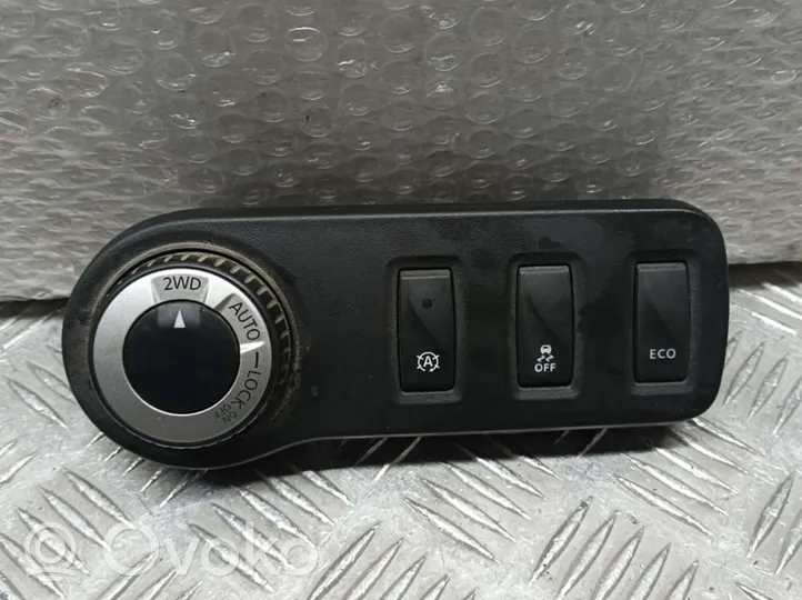 Dacia Duster Multifunctional control switch/knob 131115158