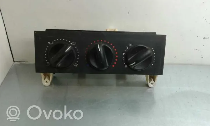 Renault Kangoo I Oro kondicionieriaus/ klimato/ pečiuko valdymo blokas (salone) 