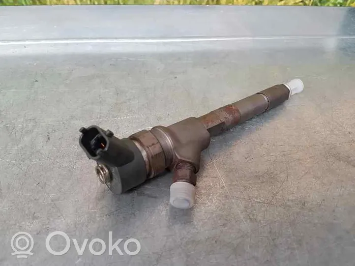 Toyota Yaris Fuel injector 2367033040