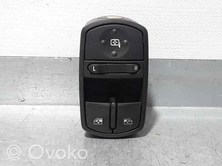 Opel Corsa E Electric window control switch 13430017