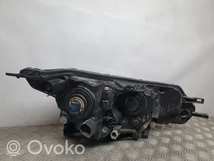 Nissan Qashqai Lampa przednia 10019009