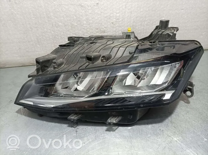 Peugeot 308 SW  Lampa przednia 9849116580