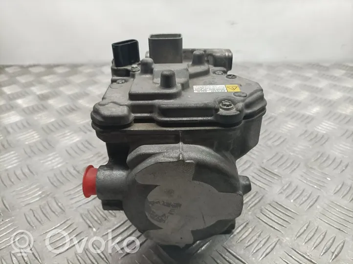 Toyota RAV 4 (XA40) Klimakompressor Pumpe 422000533