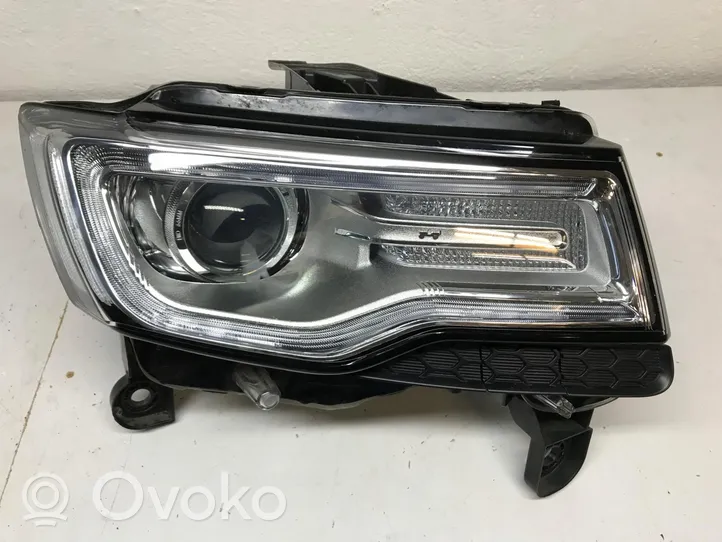 Jeep Cherokee Lampa przednia 55112912AB