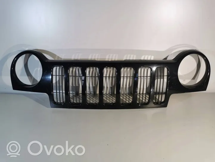 Jeep Cherokee III KJ Maskownica / Grill / Atrapa górna chłodnicy 