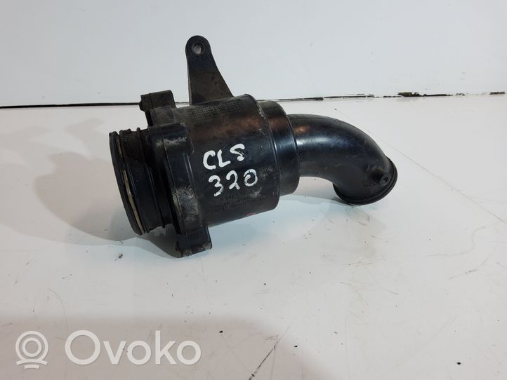 Mercedes-Benz CLS C219 Turboahtimen ilmanoton letku A6421400687