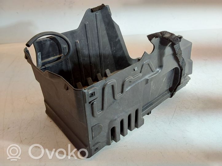 Volvo XC70 Battery box tray 