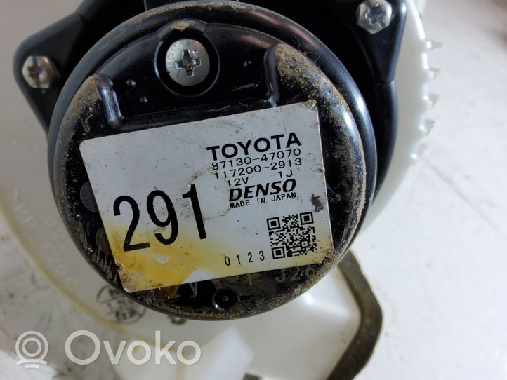 Toyota Prius (NHW20) Pečiuko ventiliatorius/ putikas 8713047070