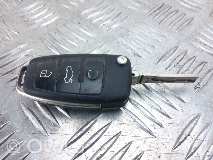 Audi A6 S6 C6 4F Užvedimo raktas (raktelis)/ kortelė 4F0837220D