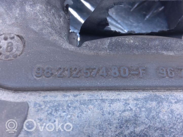 Toyota Proace Supporto della scatola del cambio 9821257480