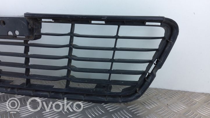 Toyota Hilux (AN120, AN130) Grille inférieure de pare-chocs avant 531120K130