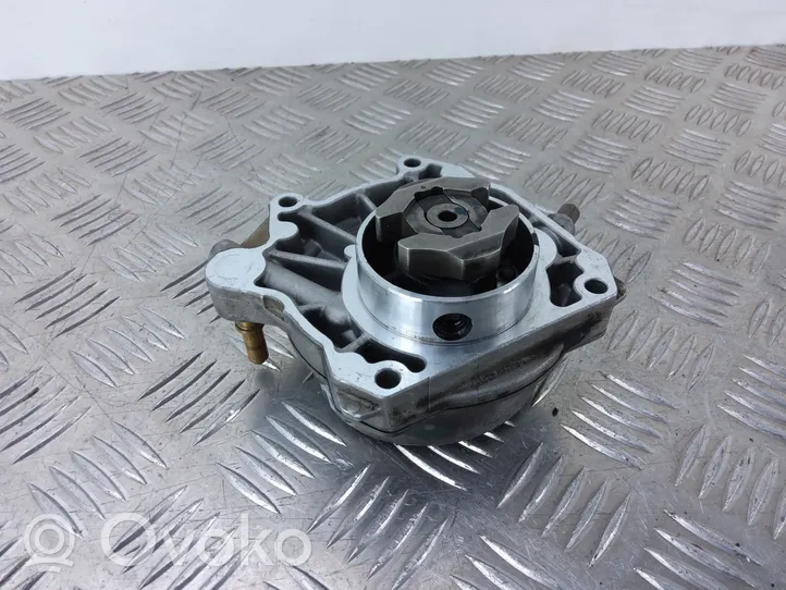 Opel Vectra C Vacuum pump 55205445