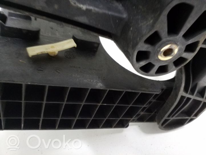 Volkswagen Jetta VI Półka akumulatora 1K0915325B