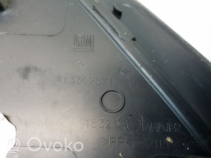 Opel Meriva B Panel wykończeniowy błotnika 13362871