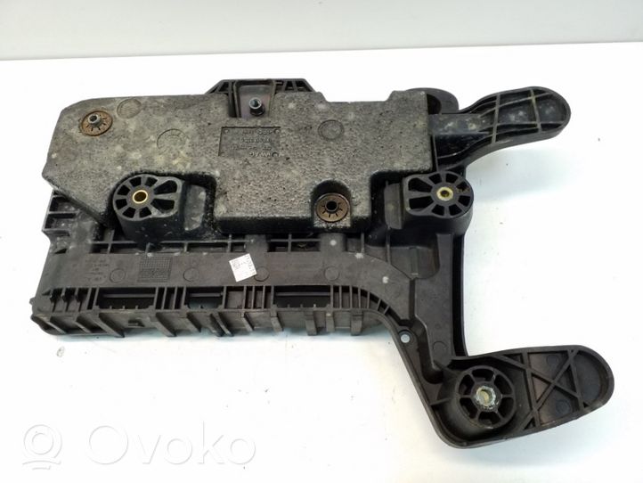 Audi A3 S3 8P Battery tray 1K0915333