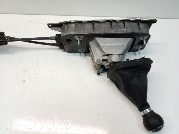 Volkswagen Jetta VI Palanca/selector de cambios (interno) 1K0711049CB