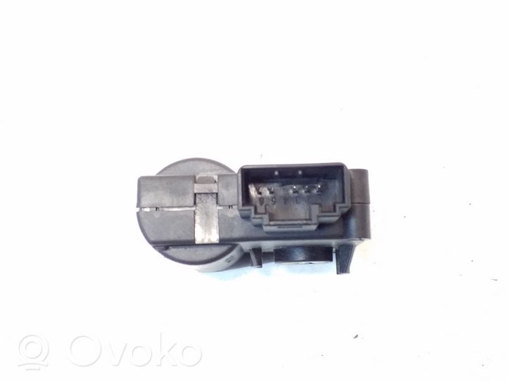 Audi A6 S6 C6 4F Silniczek nagrzewnicy 0132801359