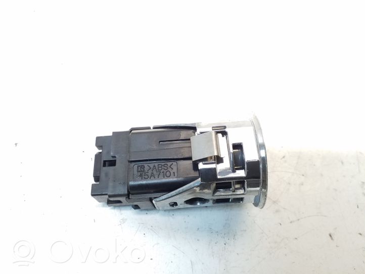 Toyota Prius (XW20) Moottorin start-stop-painike/kytkin 15A710