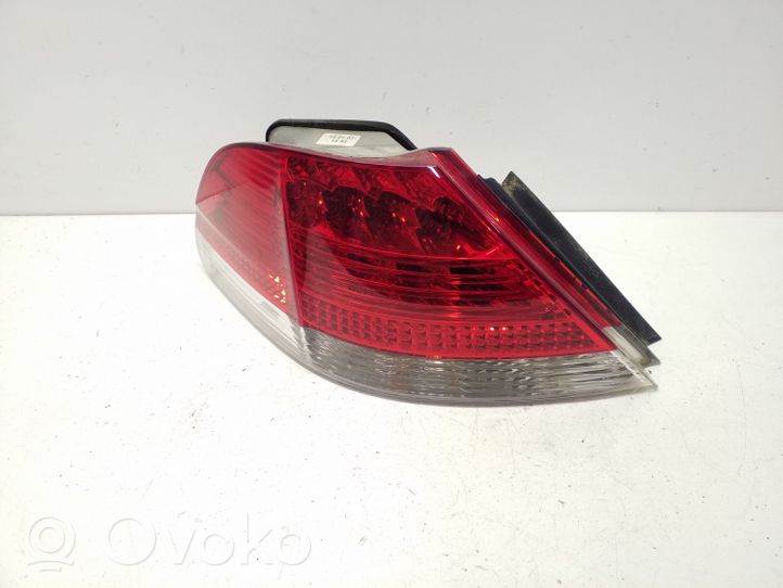 BMW 7 E65 E66 Luci posteriori 325021