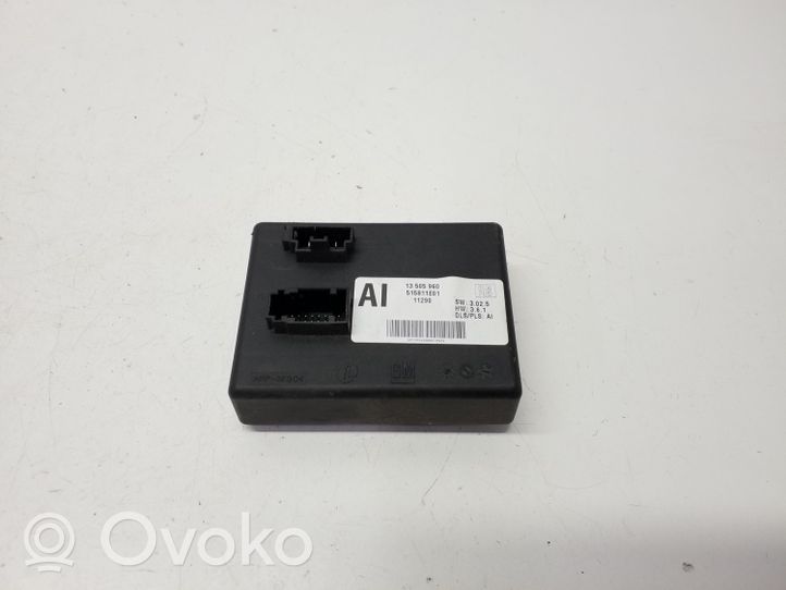 Opel Zafira C Oven keskuslukituksen ohjausyksikön moduuli 13505960