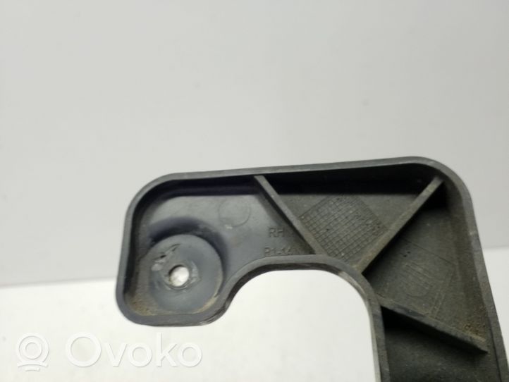 Opel Astra J Rear bumper mounting bracket 13283141