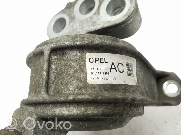 Opel Meriva B Soporte de montaje del motor 13271774