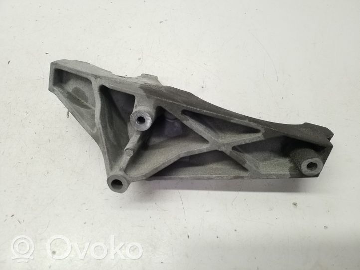 Chevrolet Captiva Soporte del alternador 12628024