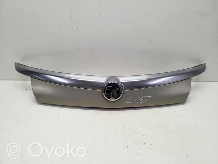 Opel Insignia A Takaluukun rekisterikilven valon palkki 13272645