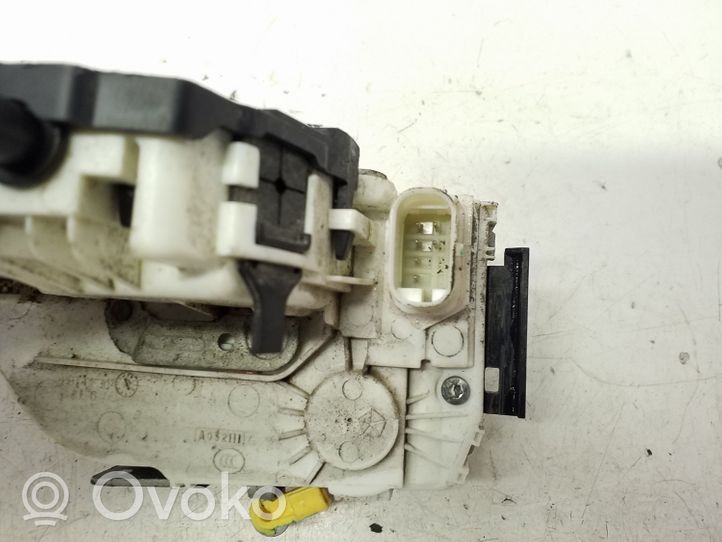 Jeep Cherokee Cerradura de puerta delantera P68211097AA