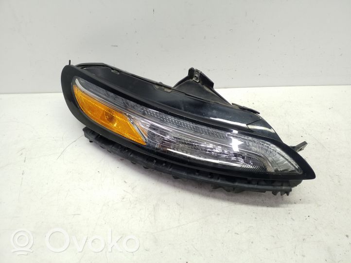 Jeep Cherokee Headlight/headlamp 68157102AQ