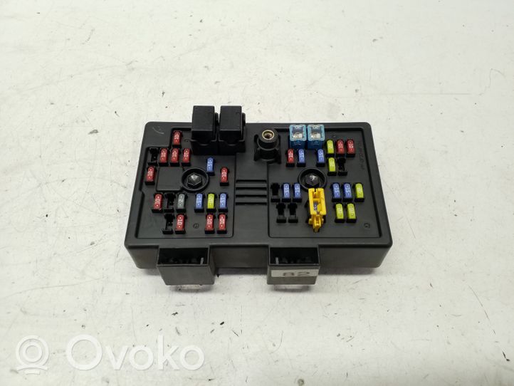 Chevrolet Captiva Module de fusibles 96821082