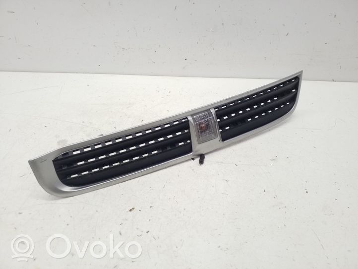 Chevrolet Captiva Grille d'aile 22737872