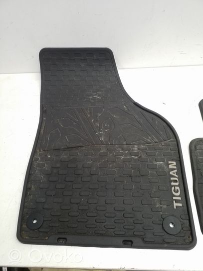 Volkswagen Tiguan Kit tapis de sol auto 