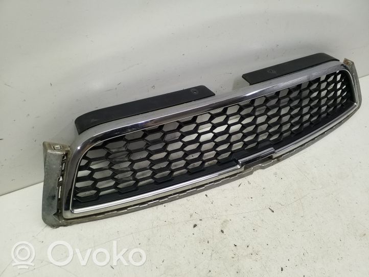 Chevrolet Captiva Etupuskurin ylempi jäähdytinsäleikkö 9694517