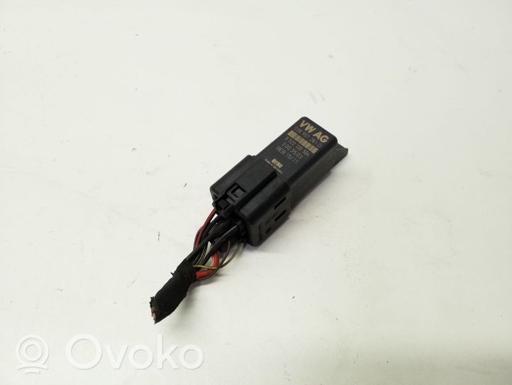 Volkswagen Tiguan Glow plug pre-heat relay 038907281D