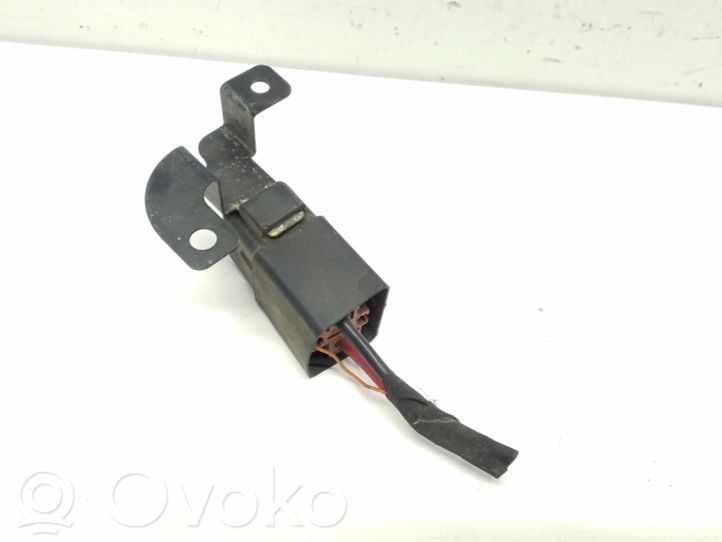 368602A850 Hyundai ix35 Glow plug preheat relay, 15.00 € RRR