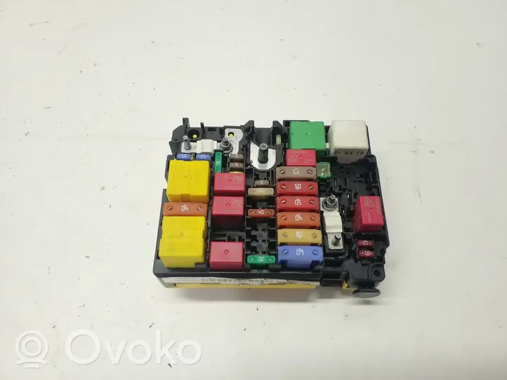 Opel Grandland X Fuse module 9804846880