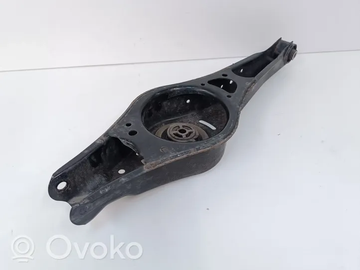 Volkswagen Tiguan Triangle bras de suspension supérieur arrière 1K0505371