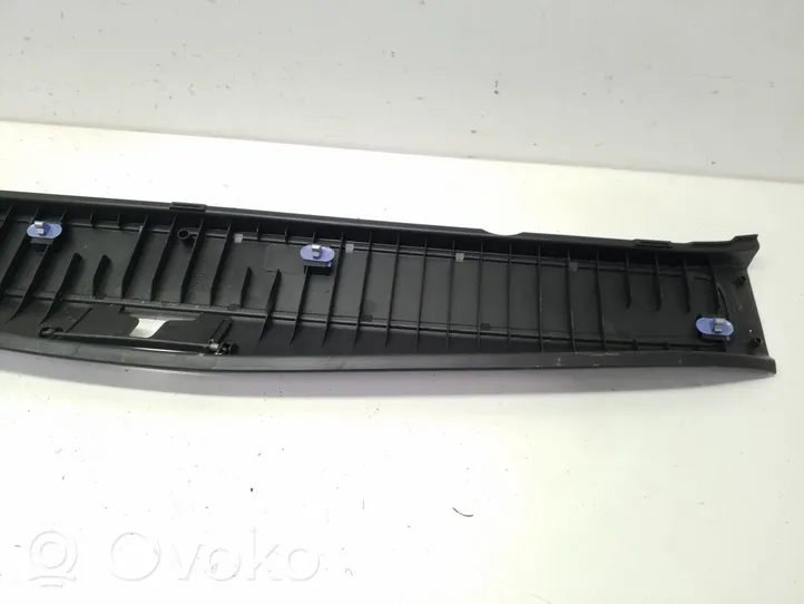 Opel Zafira C Trunk/boot sill cover protection 322225228