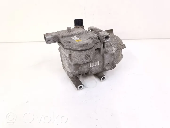 Toyota Prius c Compressore aria condizionata (A/C) (pompa) 0422000514