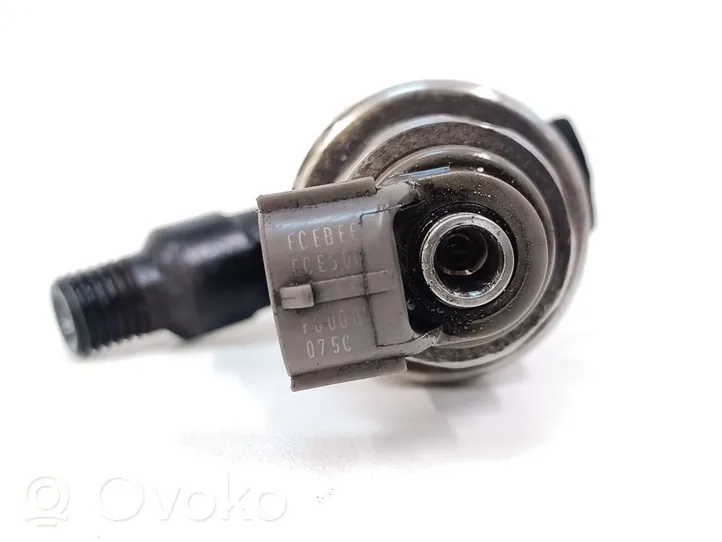 Opel Meriva B Injecteur de carburant 8973762703