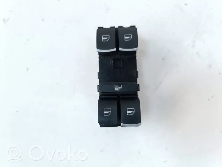 Volkswagen Tiguan Electric window control switch 5K4959857